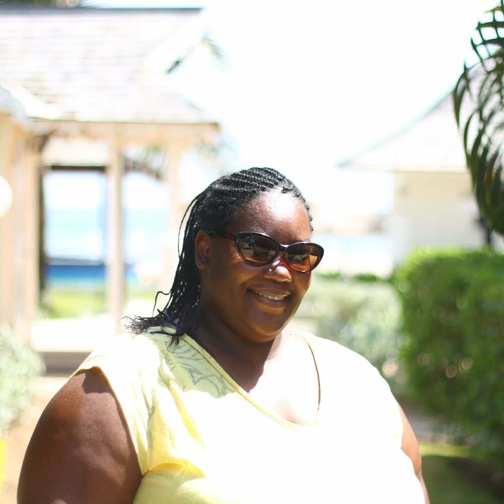 Meet your Posher, Roshanta